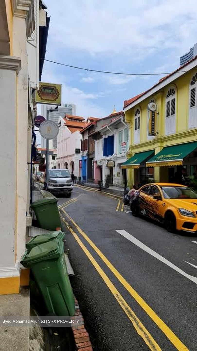 Jalan Pisang (D7), Shop House #582261021
